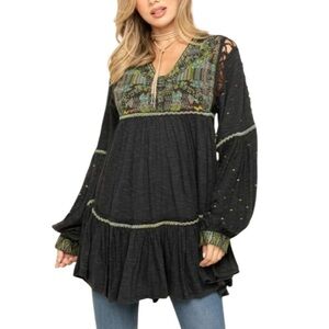 NWT FREE PEOPLE Women’s Cut Out Back Embroidered Tunic Top
